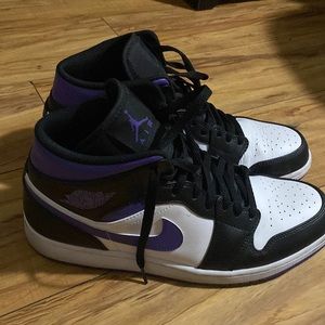 Jordan 1 mids